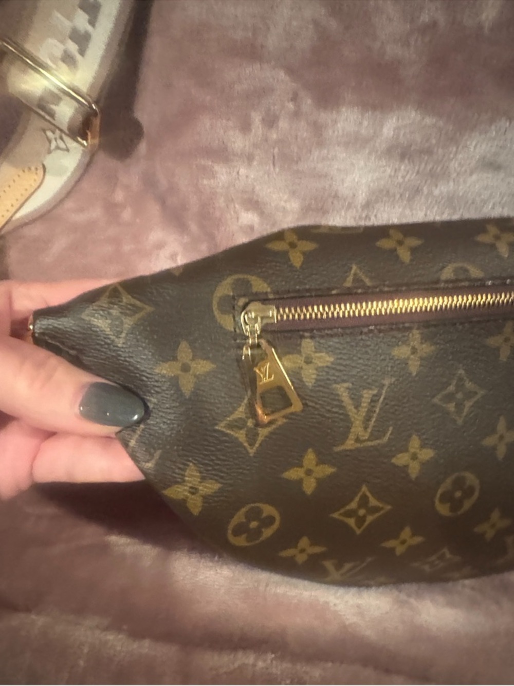 Louis Vuitton Monogram Crossbody in Brown with Tan and Gold Accents. Strap added - Picture 6 of 14